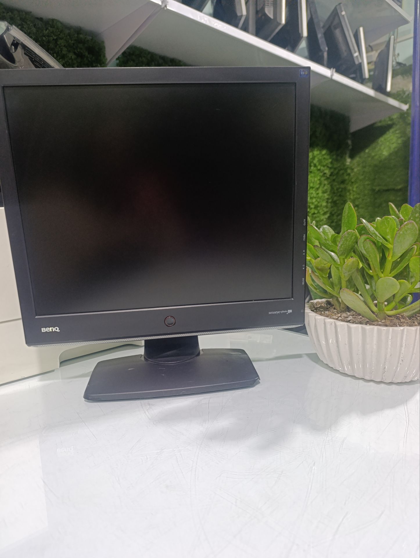 مانیتور 17 اینچ استوک مدل BENQ E700